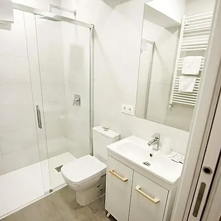 Happy Carrales Hotel Burgo