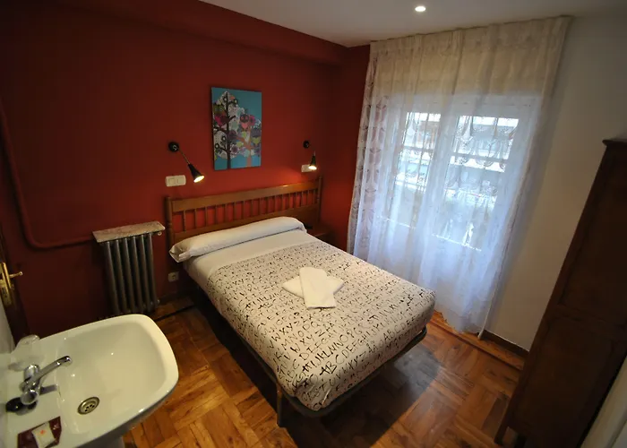 Happy Carrales Otel 2*